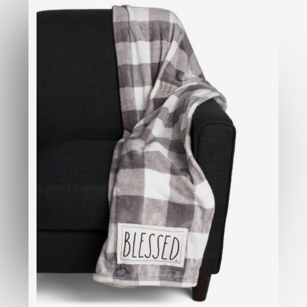 🌟NWT🌟Rae Dunn “Blessed” Patch Oversized Plush Throw Blanket 50x70” Black-White❣️